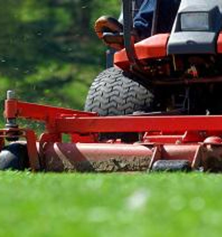 Tondeuse commerciale sur gazon